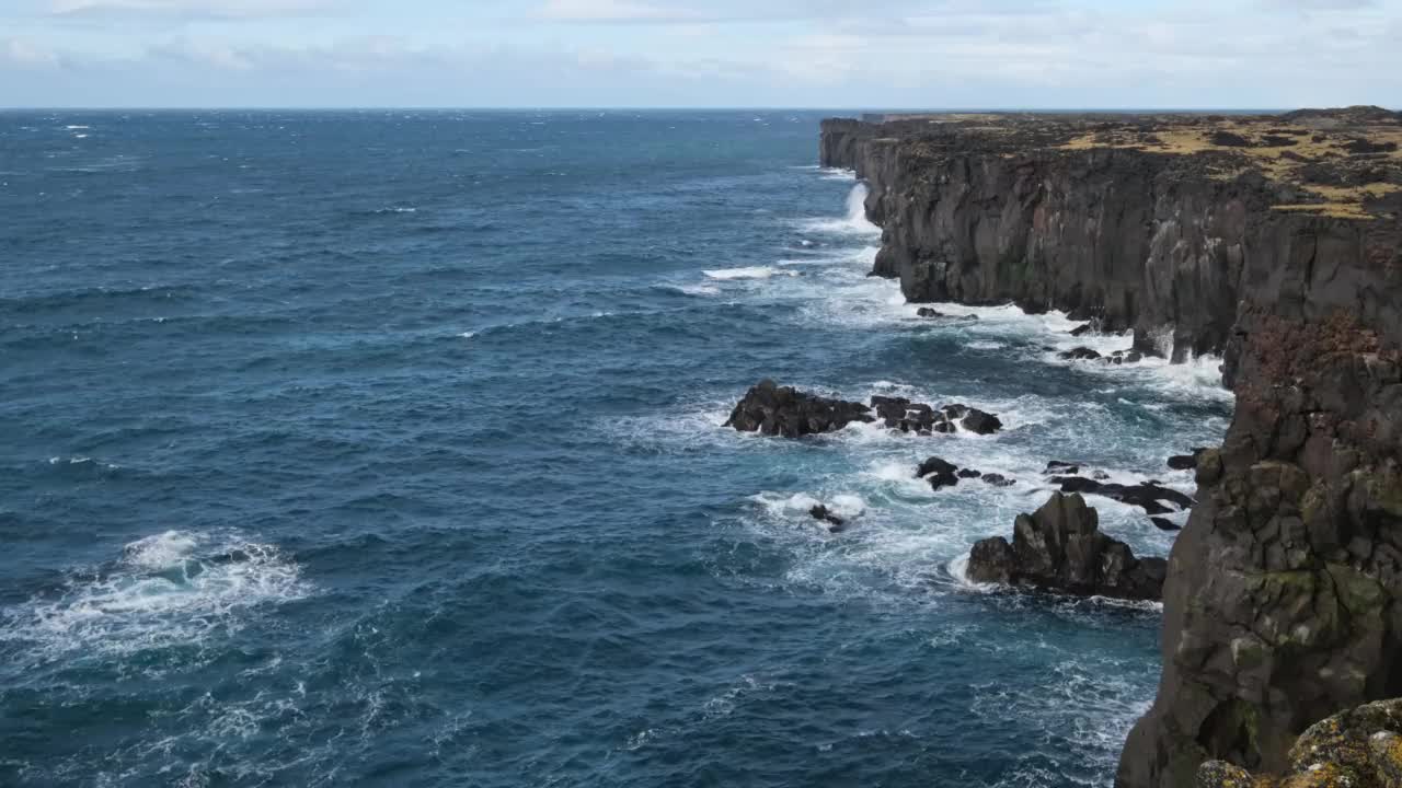 冰岛斯奈费尔斯火山国家公园，Londrangar View Point视频素材