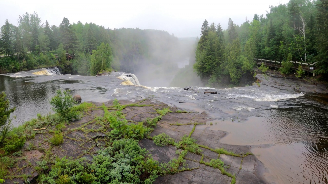 Kakabeka瀑布上游视图视频素材