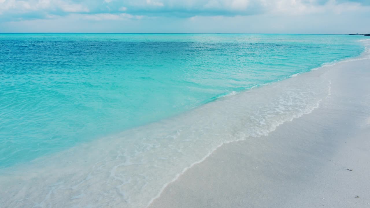 马尔代夫的热带海景和沙滩视频素材