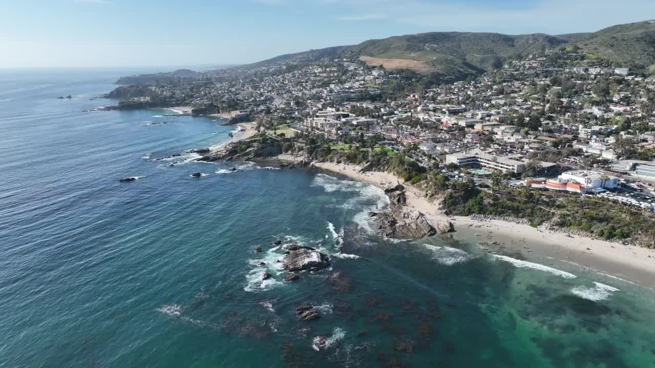 鸟瞰拉古纳海滩海岸线，加利福尼亚海岸线，美国视频素材