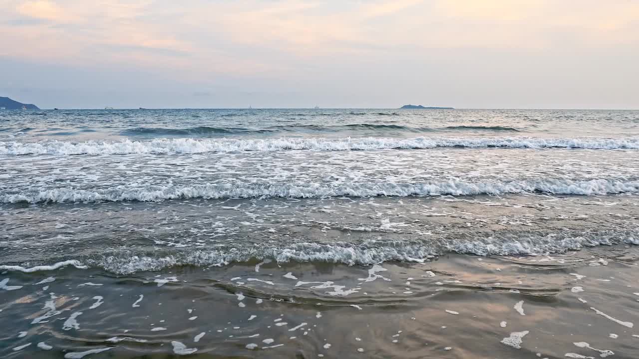 海南起伏的海浪自然景观视频素材