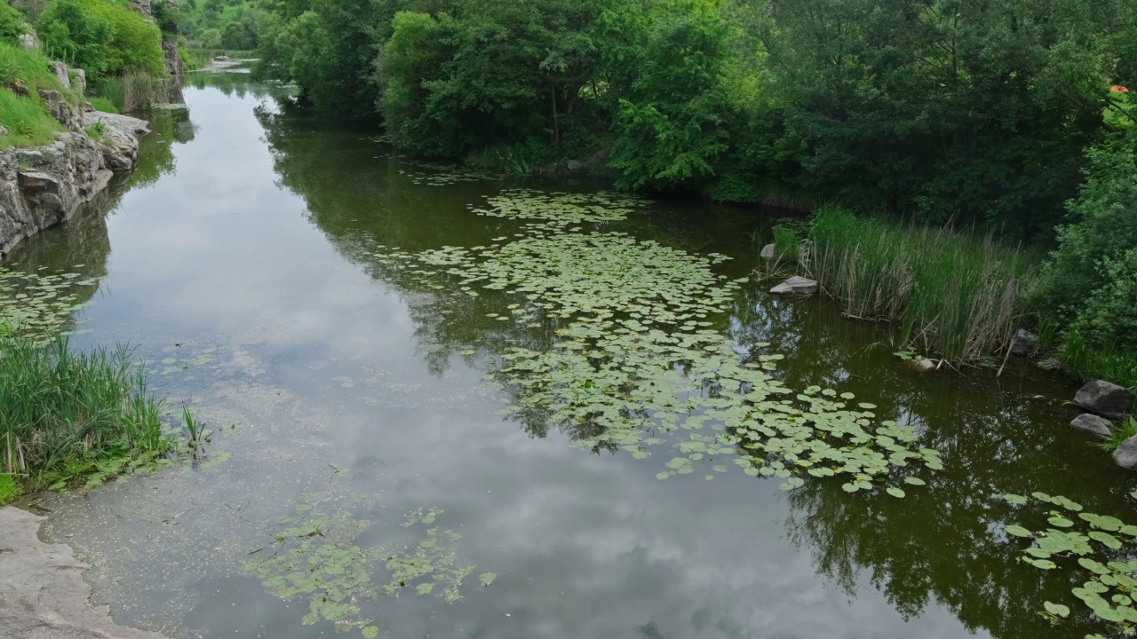 Buky Canyon, Hirskyi Tikych river, Cherkasy地区，乌克兰视频素材