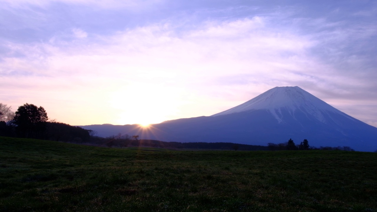 日出和富士山从浅尻高原视频下载