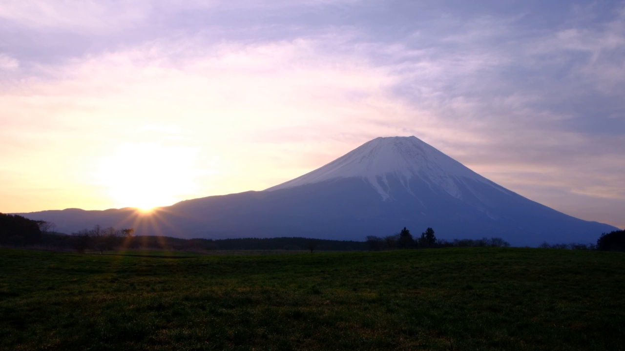 日出和富士山从浅尻高原视频下载