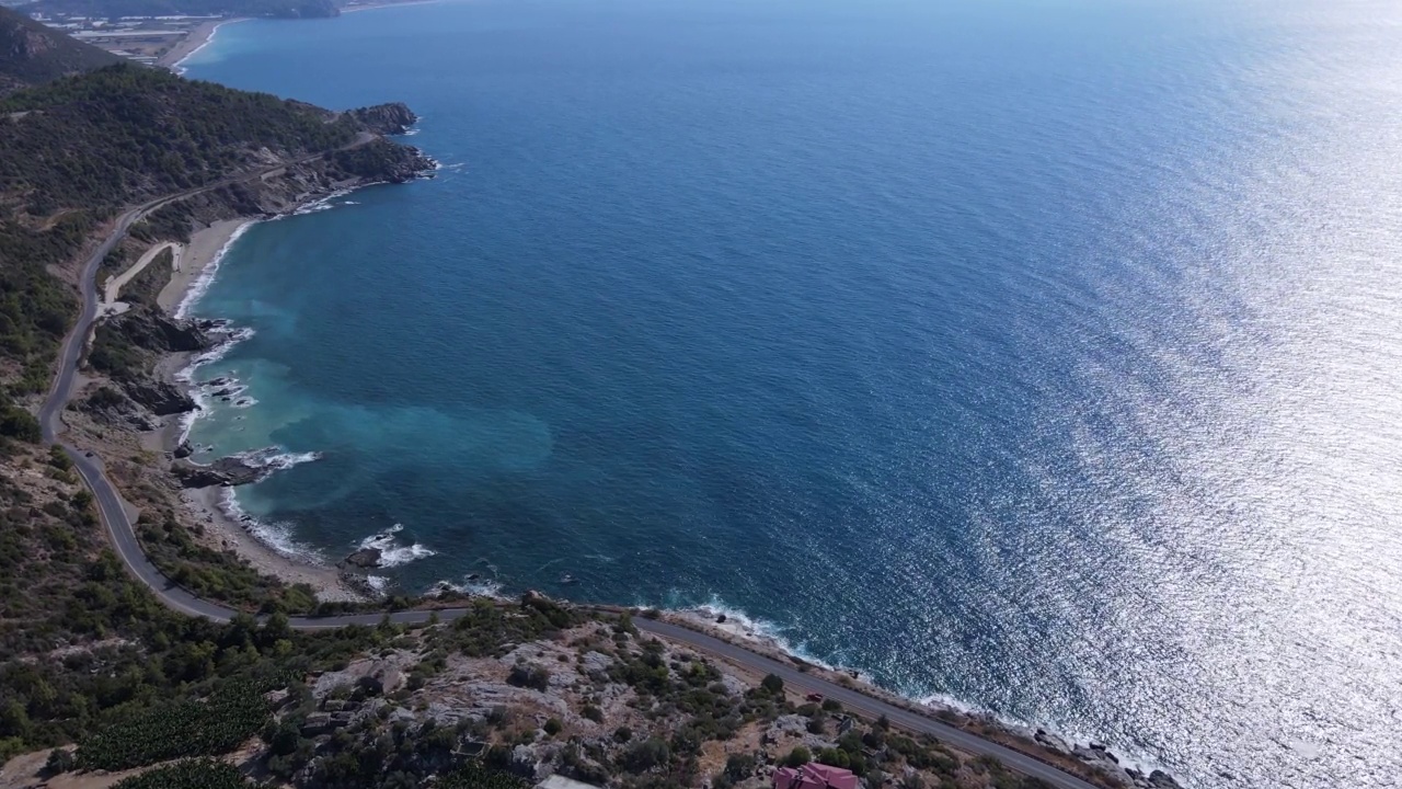 阳光明媚的地中海海岸在夏天的土耳其海岸视频素材