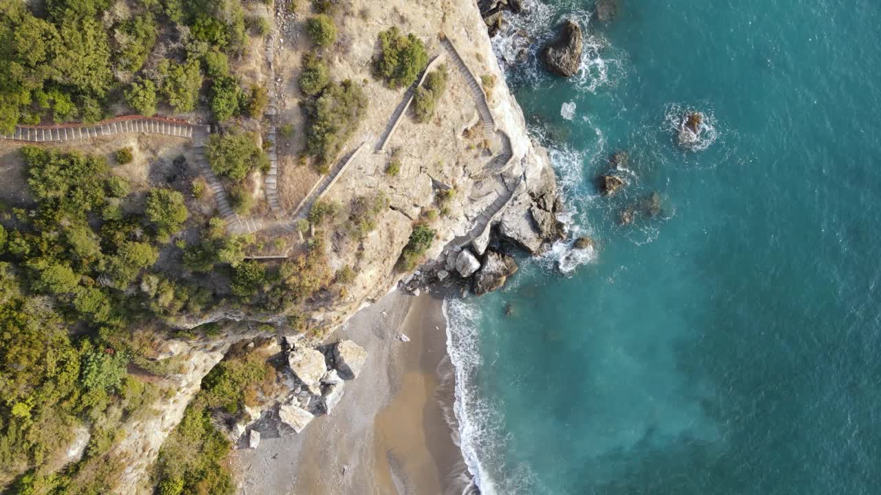 阳光明媚的地中海海岸在夏天的土耳其海岸视频素材