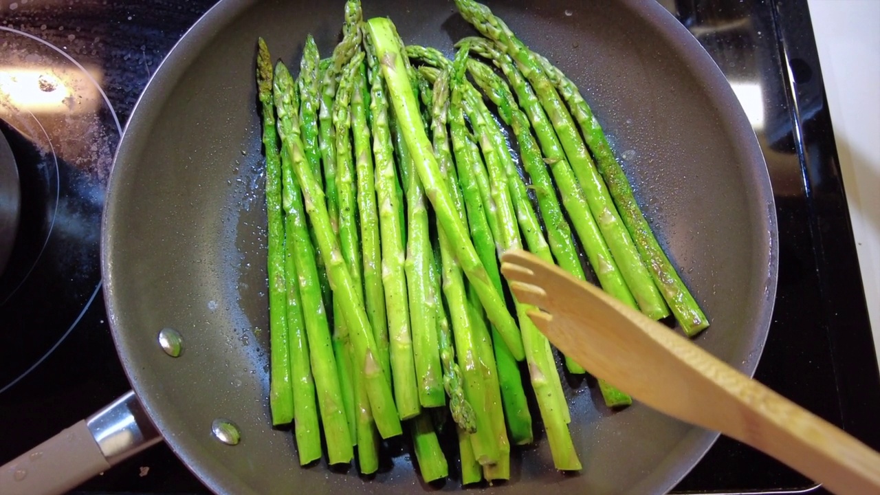 烹饪蔬菜视频下载