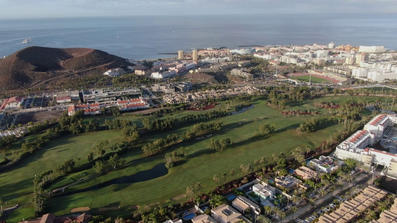 Costa Adeje (Playa de Las Americas)鸟瞰图，特内里费岛，加那利群岛，西班牙视频素材