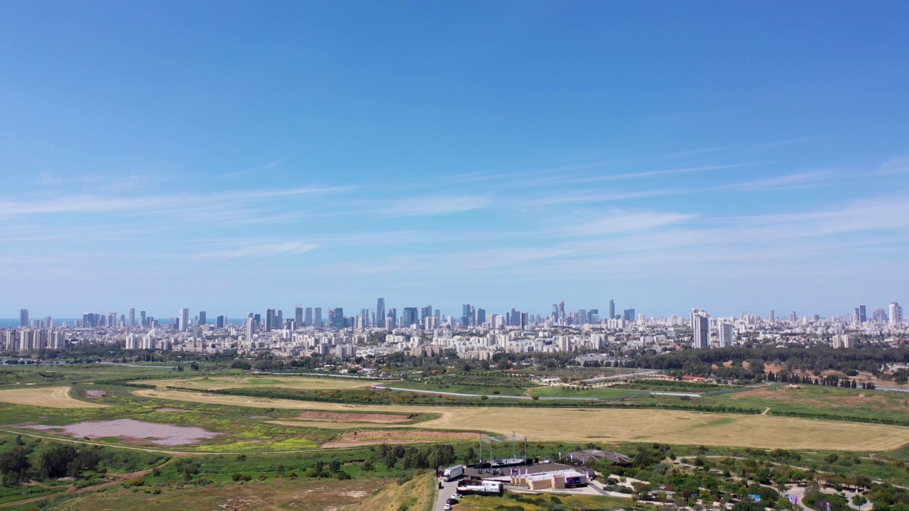 特拉维夫城市全景夏天的鸟瞰图视频素材