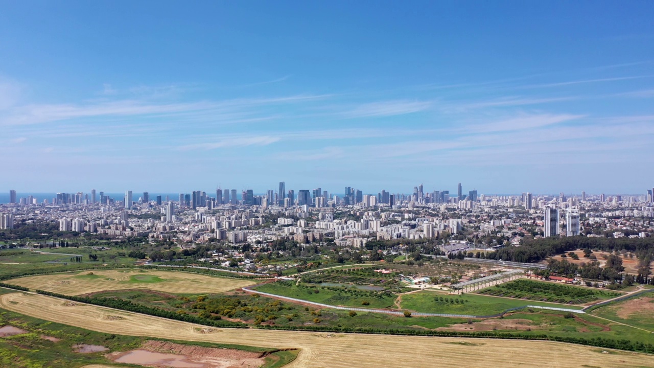 特拉维夫城市全景夏天的鸟瞰图视频素材