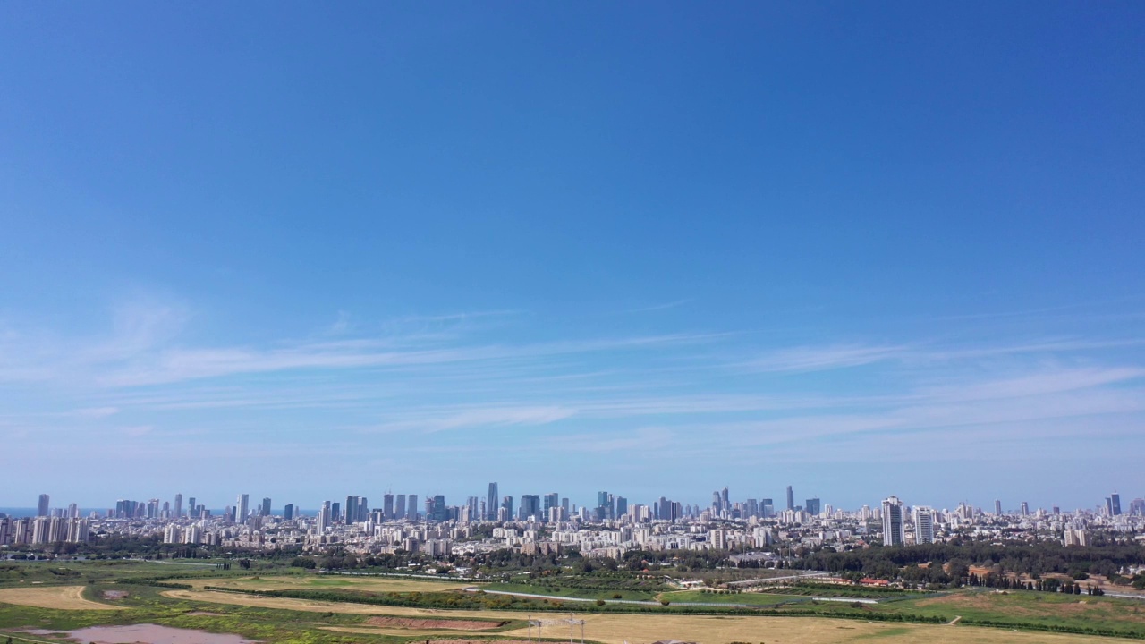 特拉维夫城市全景夏天的鸟瞰图视频素材