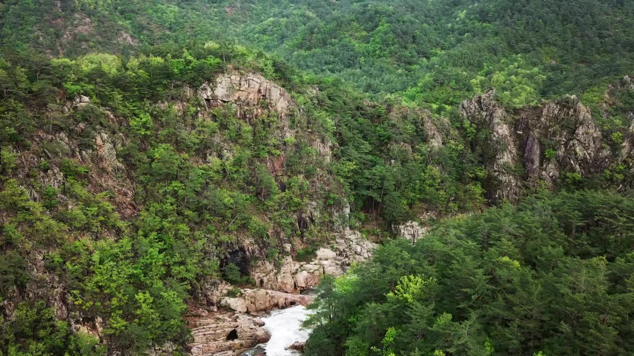 鸟瞰图-山景与山谷/韩国视频素材