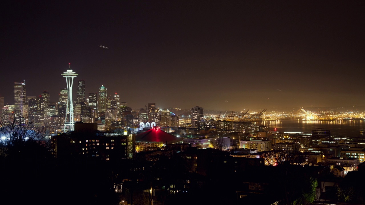 WS TL Downtown Seattle at night /西雅图，华盛顿视频素材