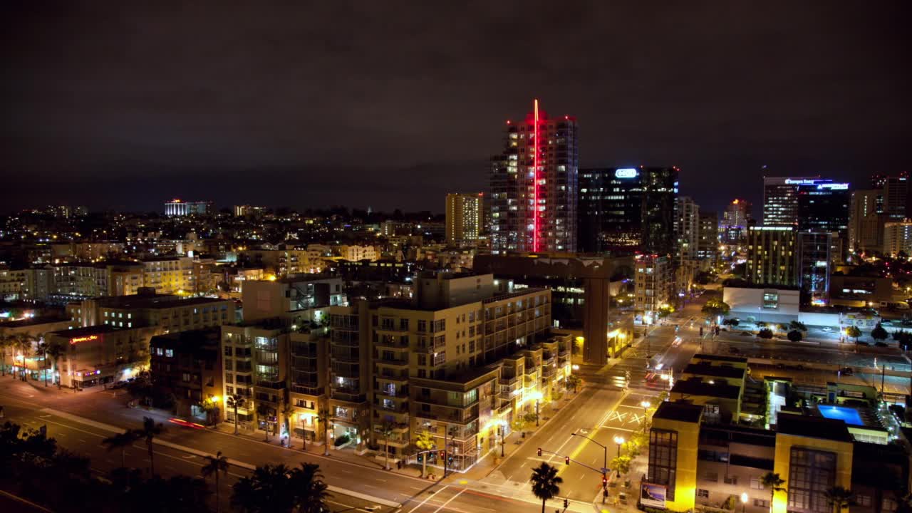 WS HA TL Downtown San Diego at night /加利福尼亚州圣地亚哥视频素材