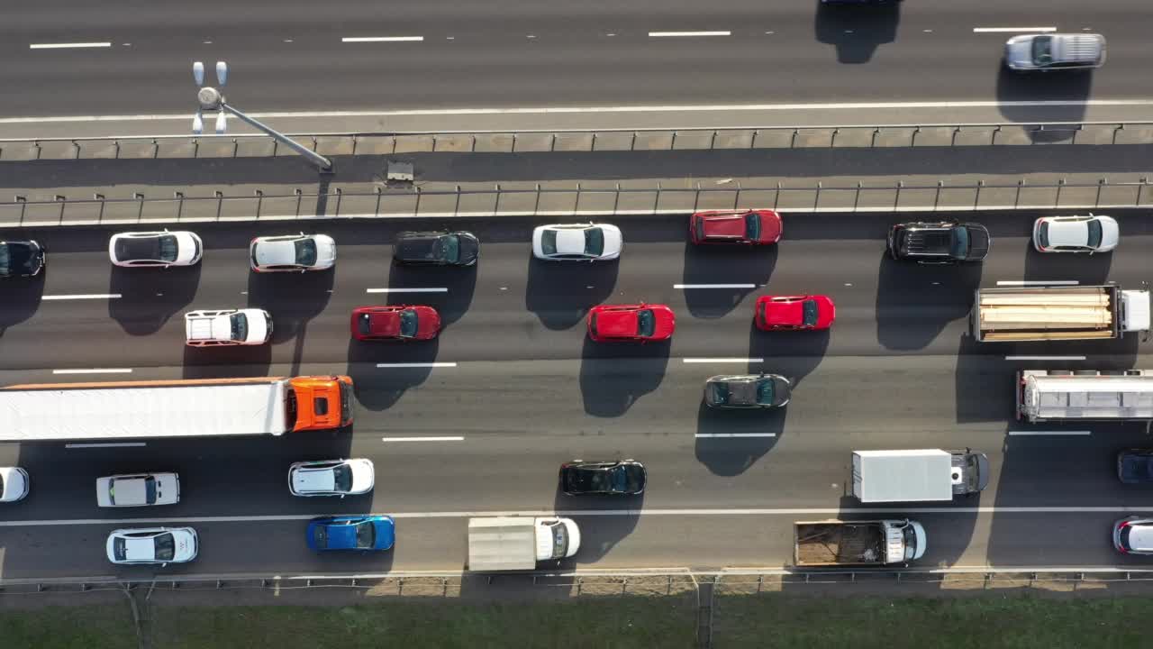 城市高速公路上交通堵塞视频素材