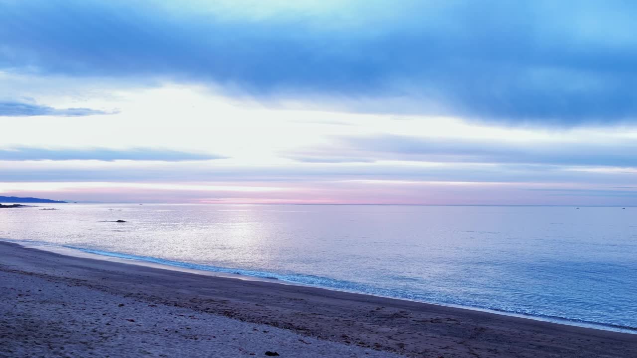 海上日落，宁静的景象视频素材