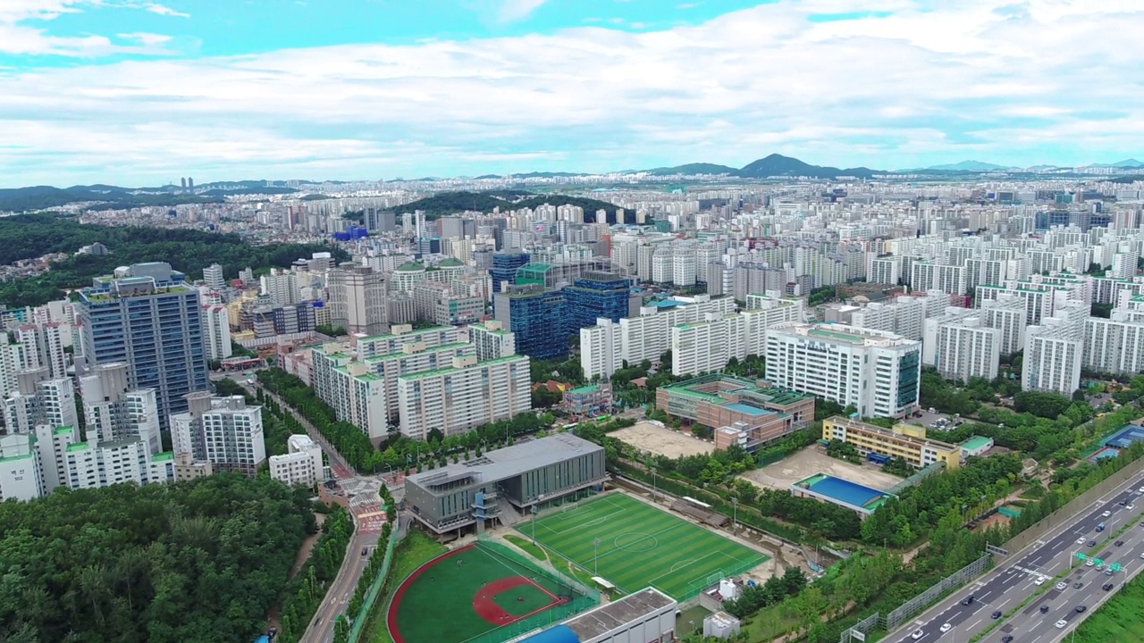 首尔市中心/江西区公寓大楼的风景，韩国视频素材