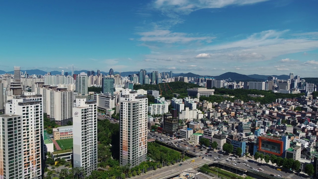 ▽市中心风景=韩国首尔盘浦区/瑞草区附近的住宅区和公寓视频素材