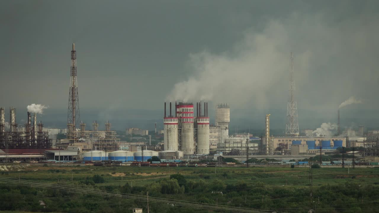 石油和天然气精炼厂视频素材