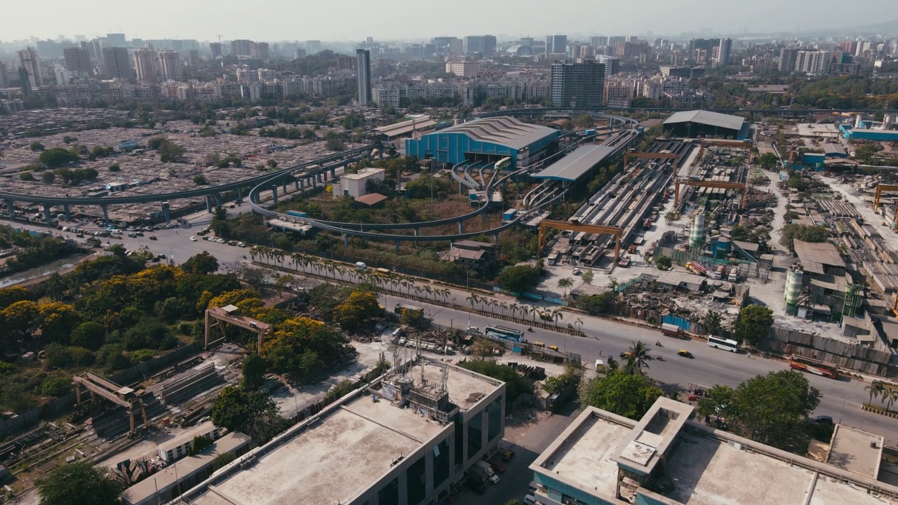 孟买城市的鸟瞰图和天际线。孟买贫民窟。视频素材