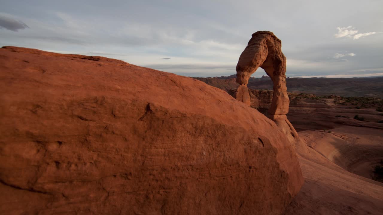 WS TS TL Sunset at Delicate Arch / Moab，犹他州视频素材