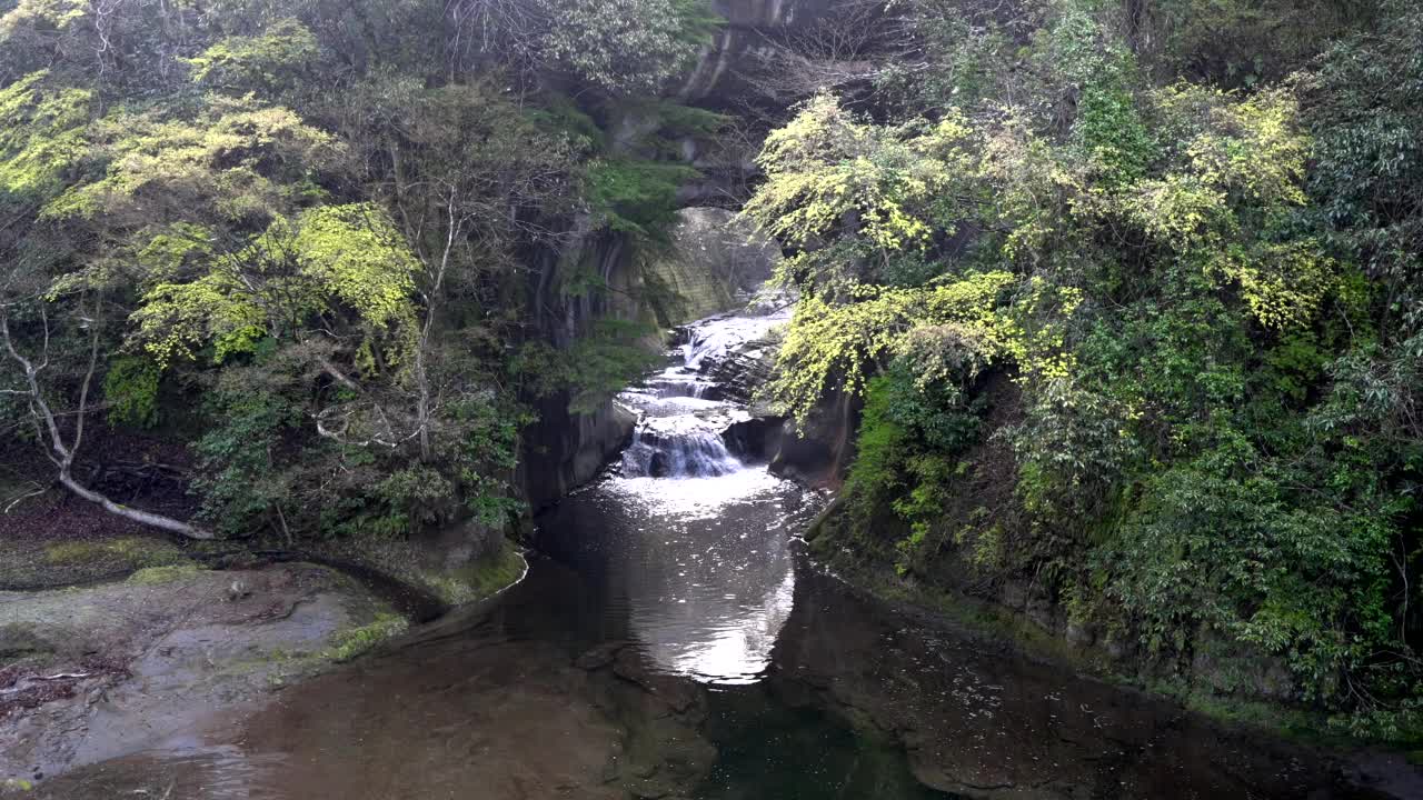 日本千叶的洞穴倒影视频素材