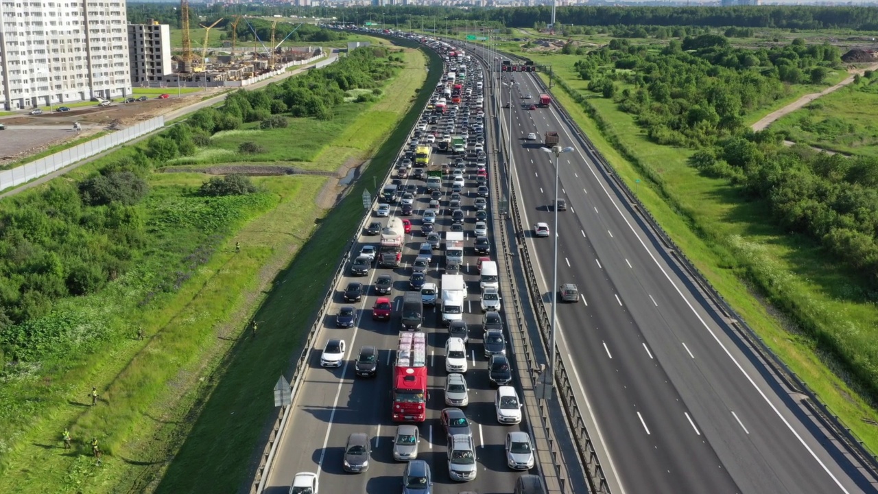 城市高速公路上交通堵塞视频素材