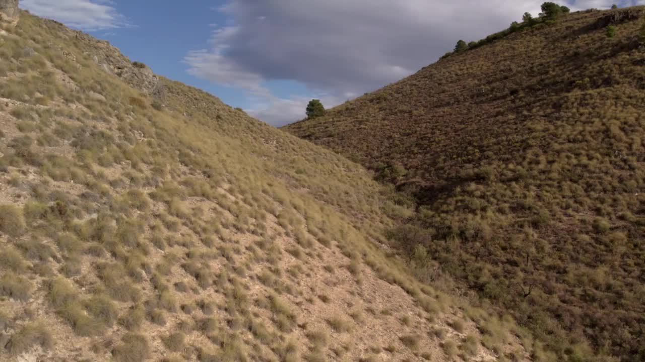 西班牙南部的多山景观视频素材