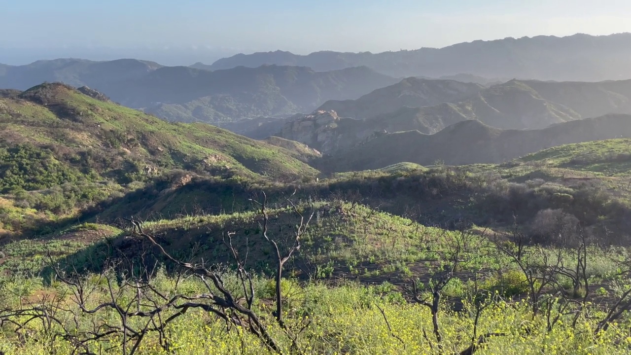 风景优美的圣莫尼卡山脉峰顶，洛杉矶，加利福尼亚州视频素材