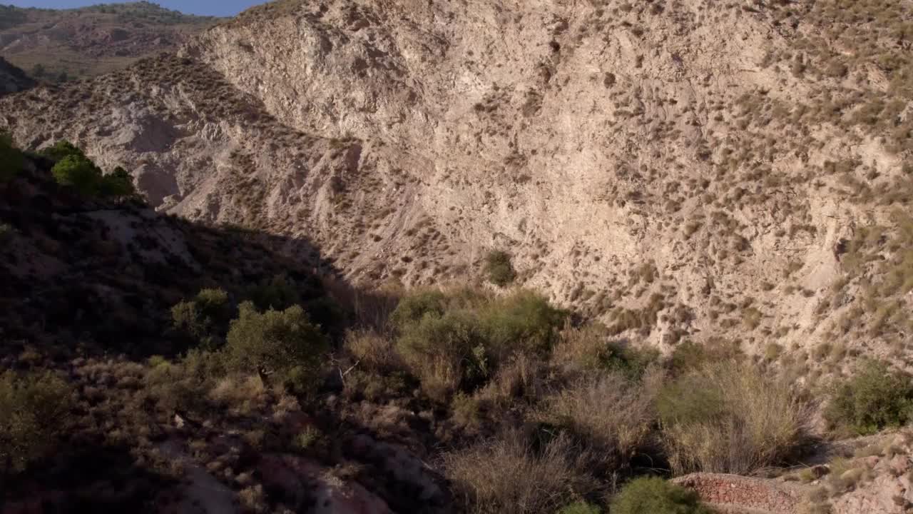 西班牙南部的多山景观视频素材