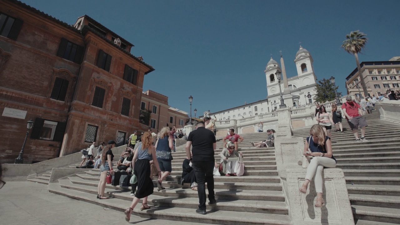 罗马Trinità dei Monti著名的西班牙台阶视频素材