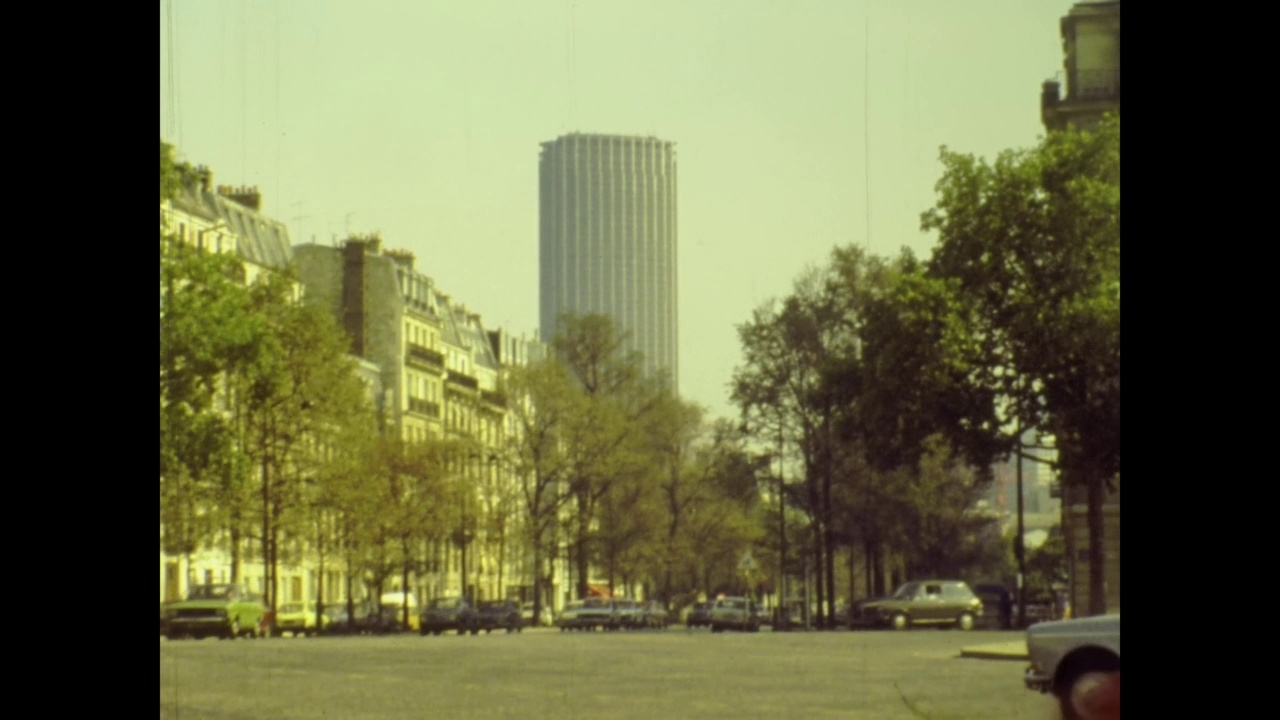 她是1976年生病的旅馆视频素材