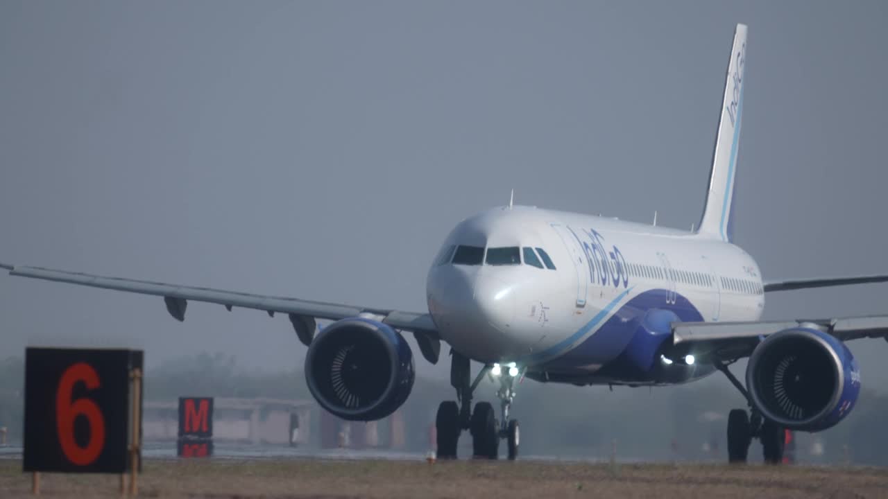 IndiGo航空公司空客A320neo起飞视频下载