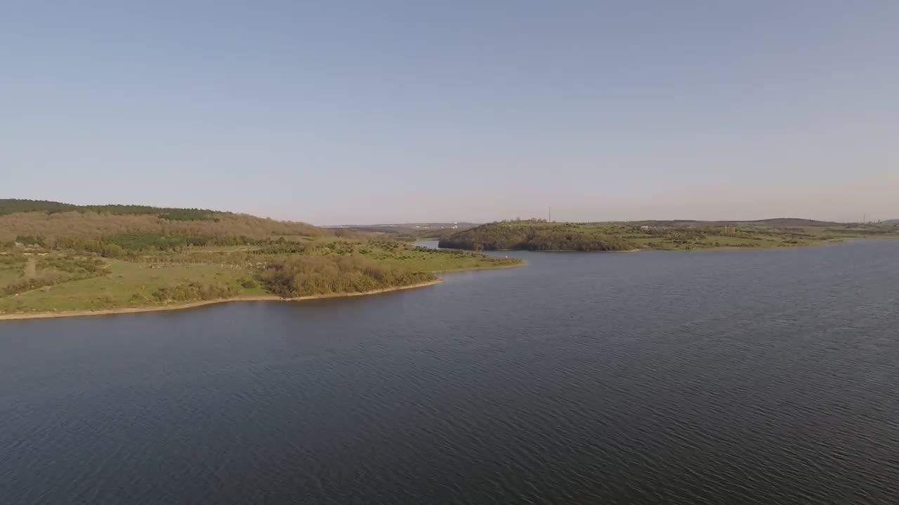 湖泊和海岸线，空中视频素材