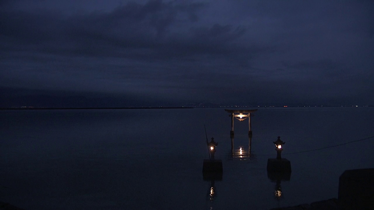 白井海上夜景鸟居，熊本，日本视频素材