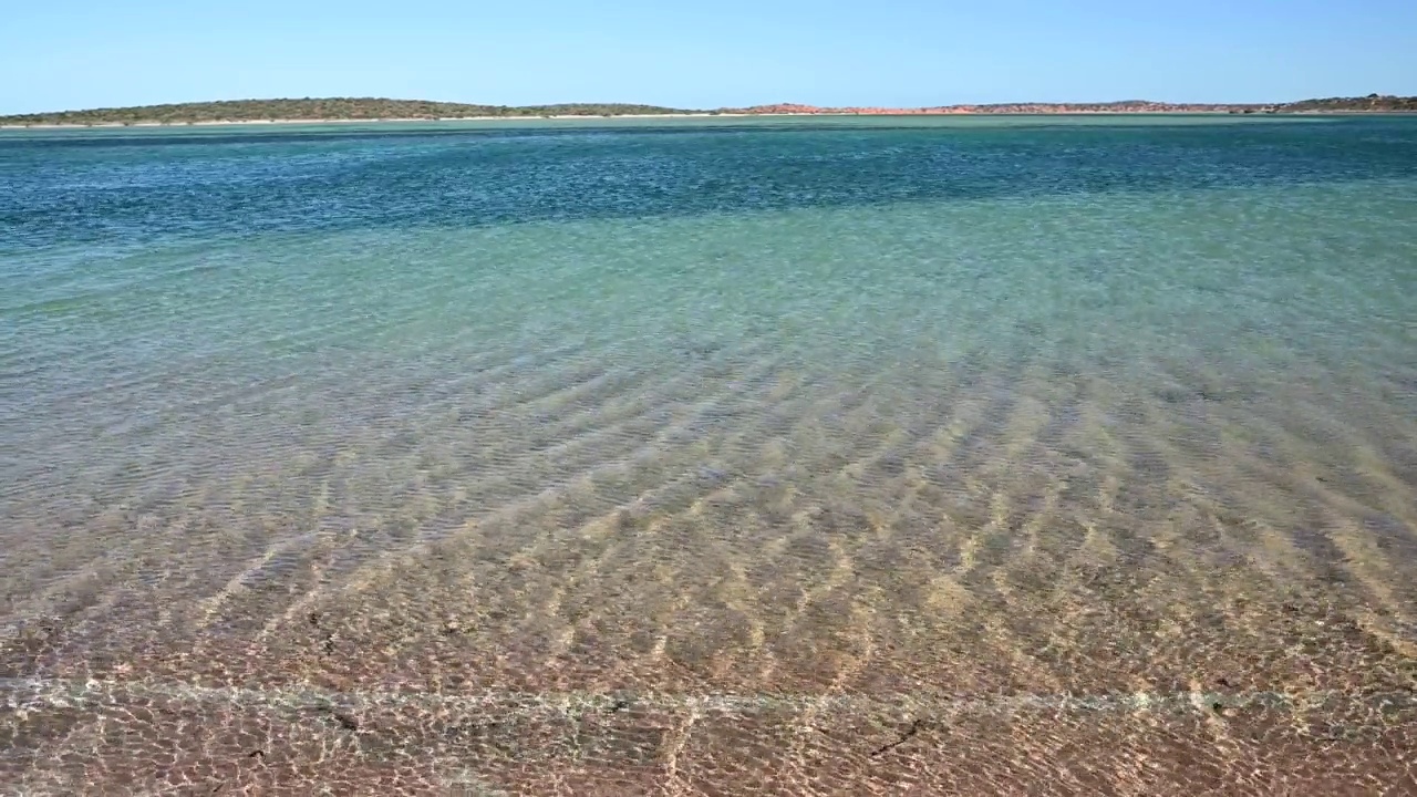 澳大利亚西部清澈的泻湖水海景视频素材