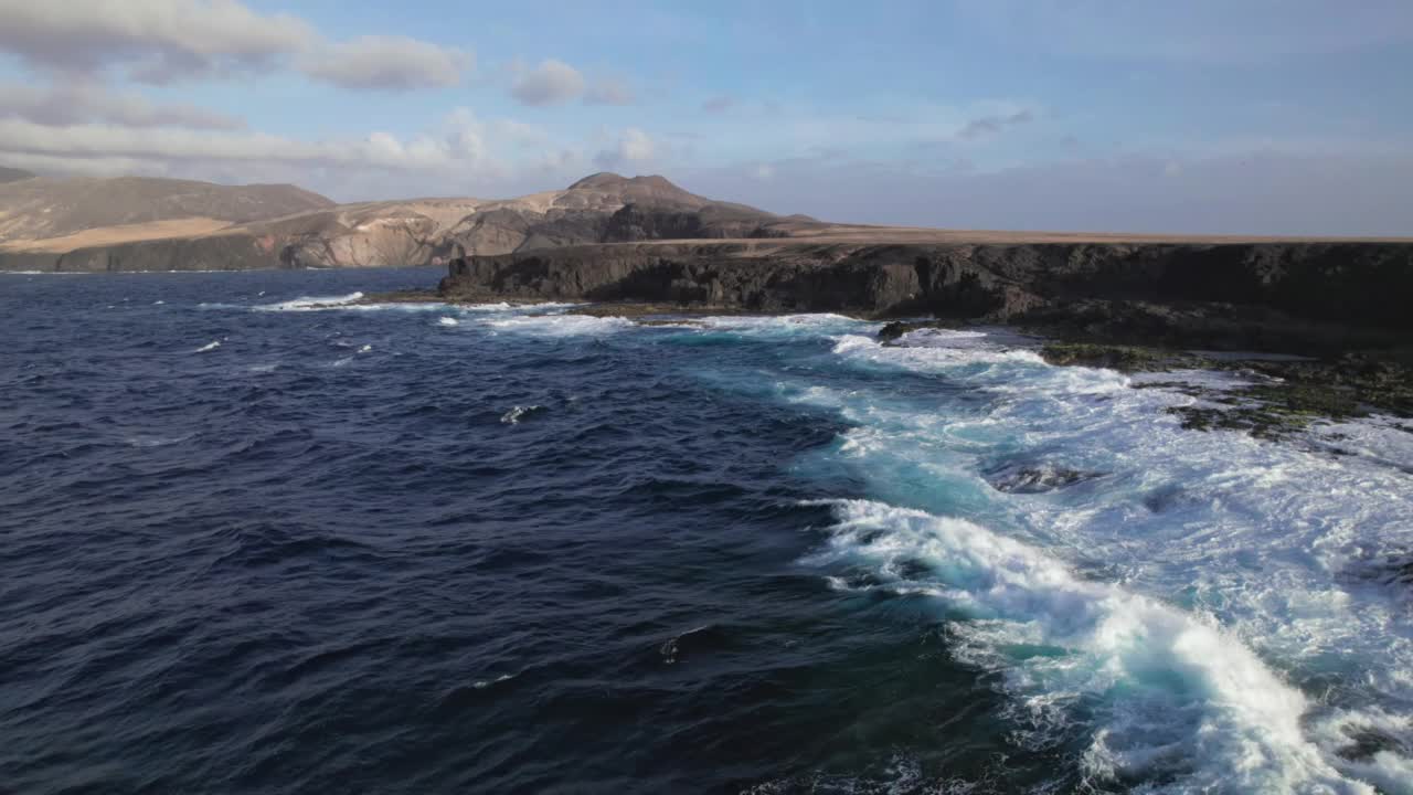 航拍Caleta de la Madera(伍德湾)，简迪亚，富埃特文图拉，加那利群岛，西班牙视频素材