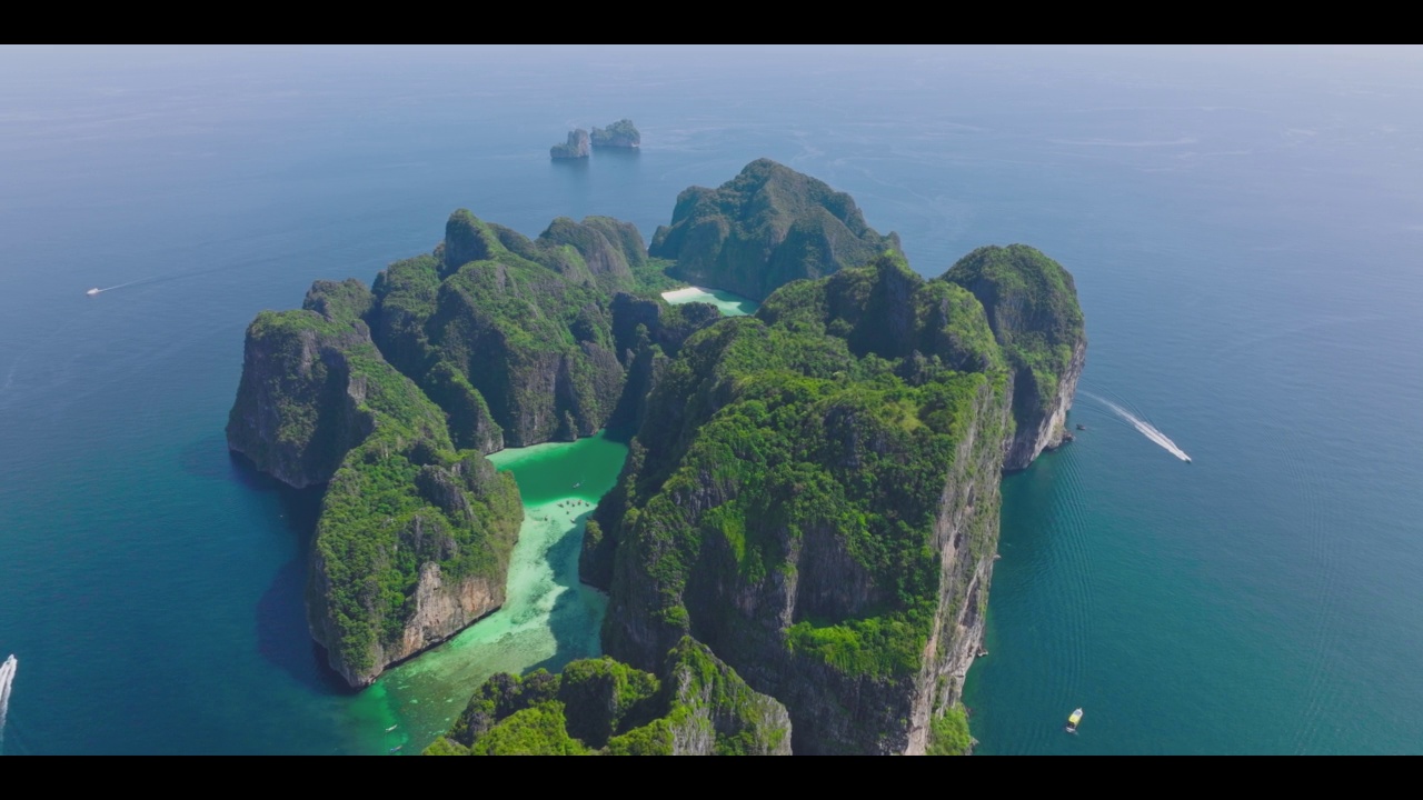 鸟瞰图的玛雅海滩旅游地标的披披岛甲米，泰国。视频素材