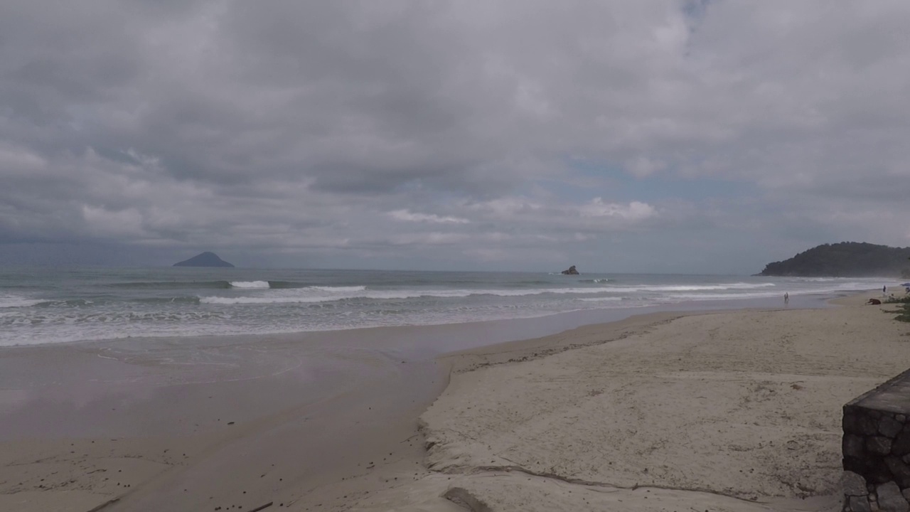 Barra do Sahy海滩的看法，北海岸的圣保罗，巴西视频素材