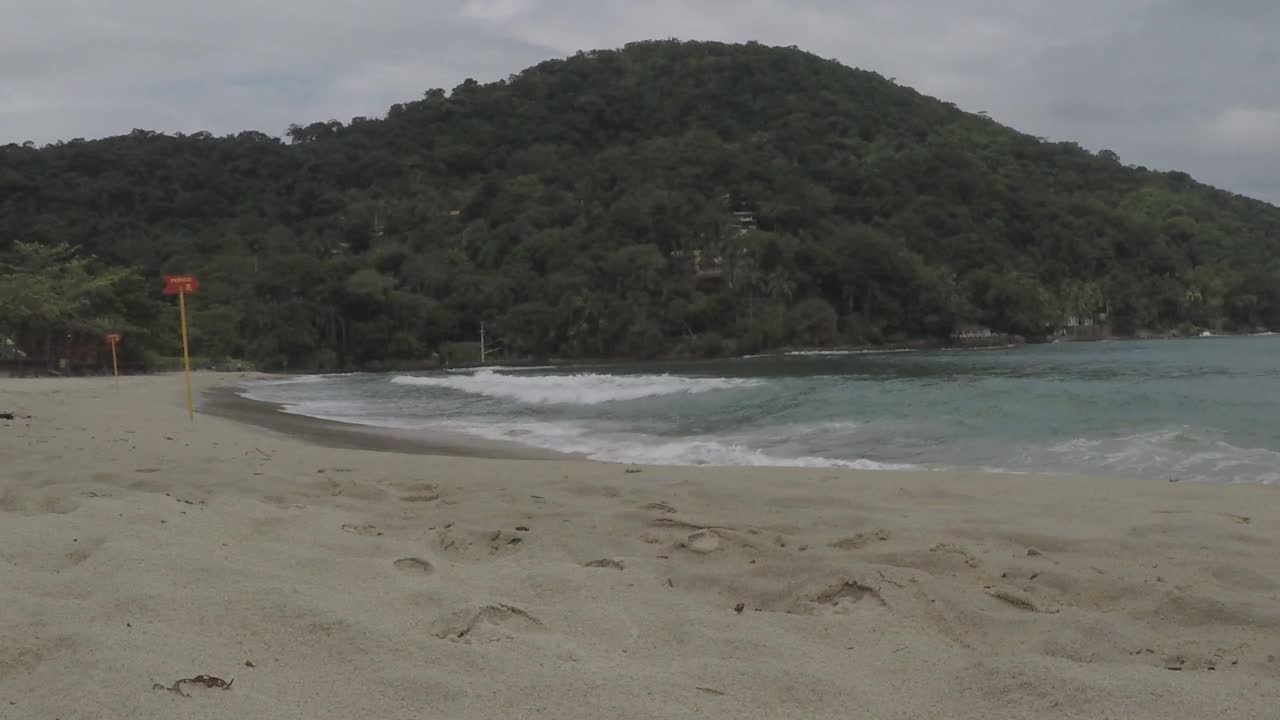 Barra do Sahy海滩的看法，北海岸的圣保罗，巴西视频下载