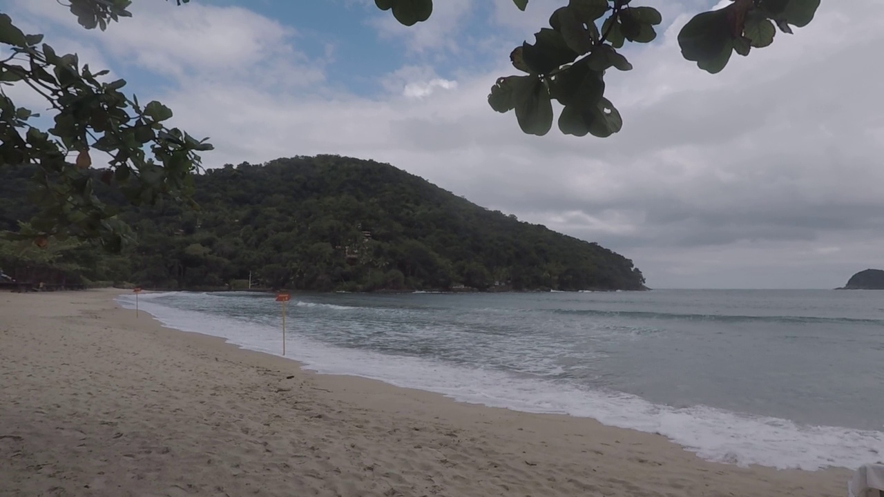 Barra do Sahy海滩的看法，北海岸的圣保罗，巴西视频下载