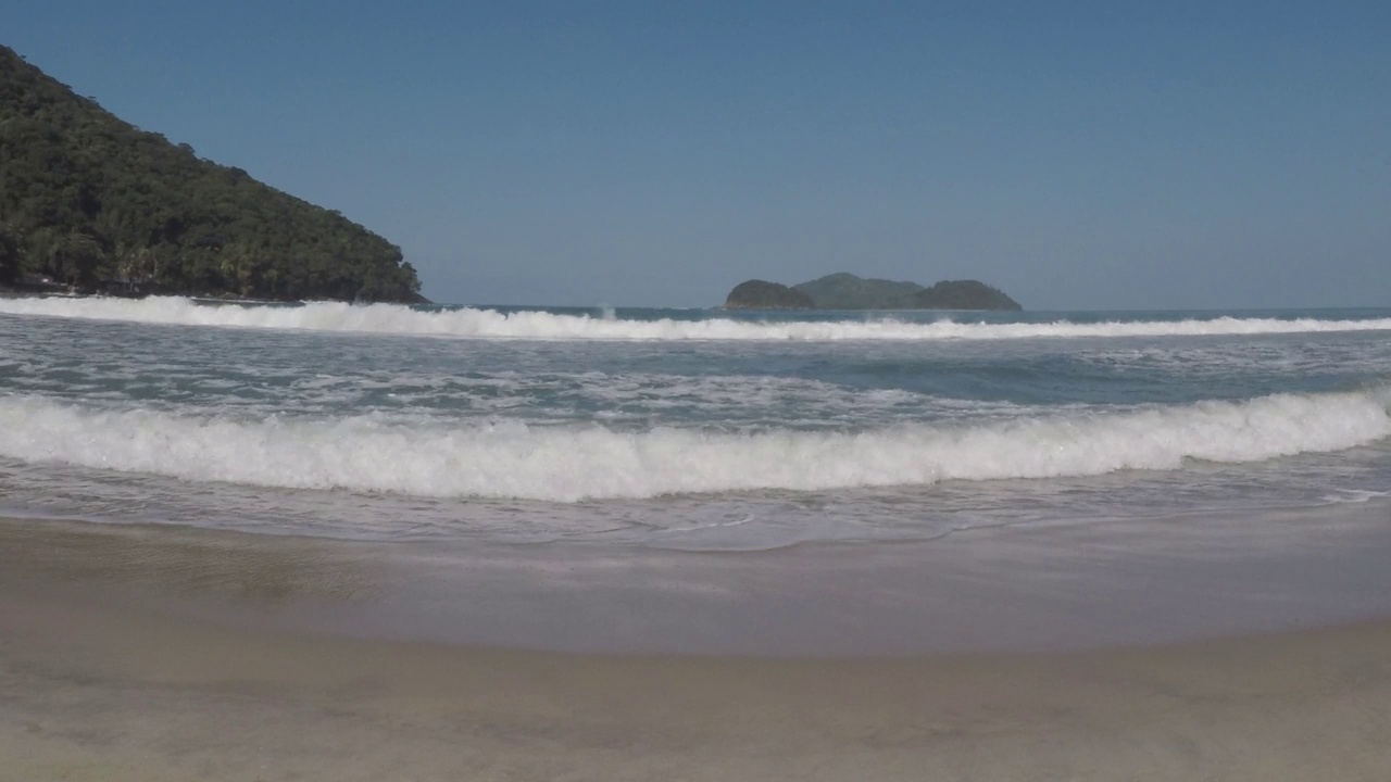 Barra do Sahy海滩的看法，北海岸的圣保罗，巴西视频下载