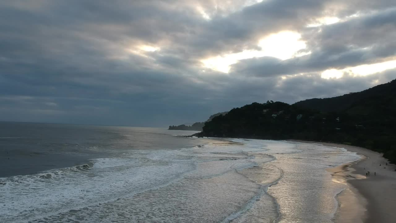 Barra do Sahy海滩的看法，北海岸的圣保罗，巴西视频下载