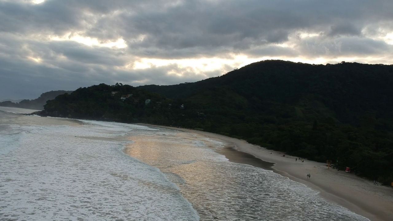 Barra do Sahy海滩的看法，北海岸的圣保罗，巴西视频下载