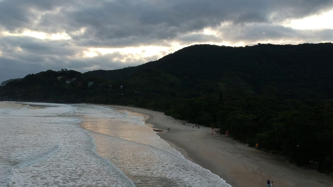 Barra do Sahy海滩的看法，北海岸的圣保罗，巴西视频素材