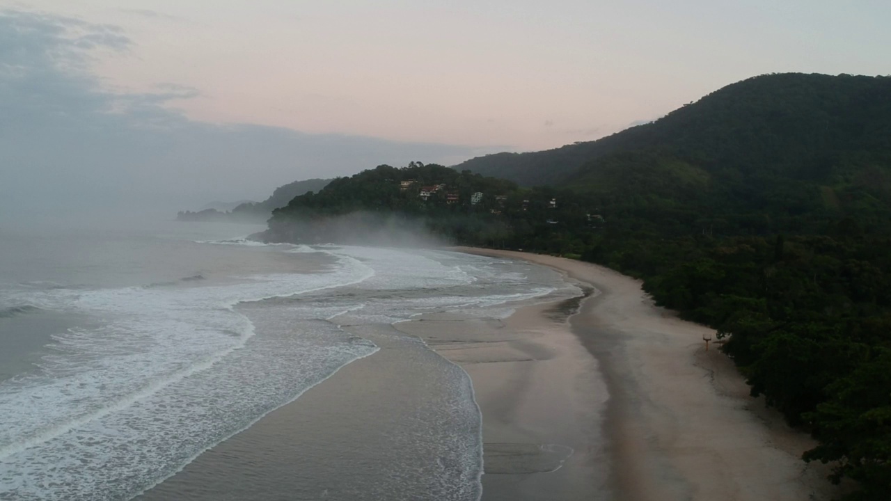 Barra do Sahy海滩的看法，北海岸的圣保罗，巴西视频下载