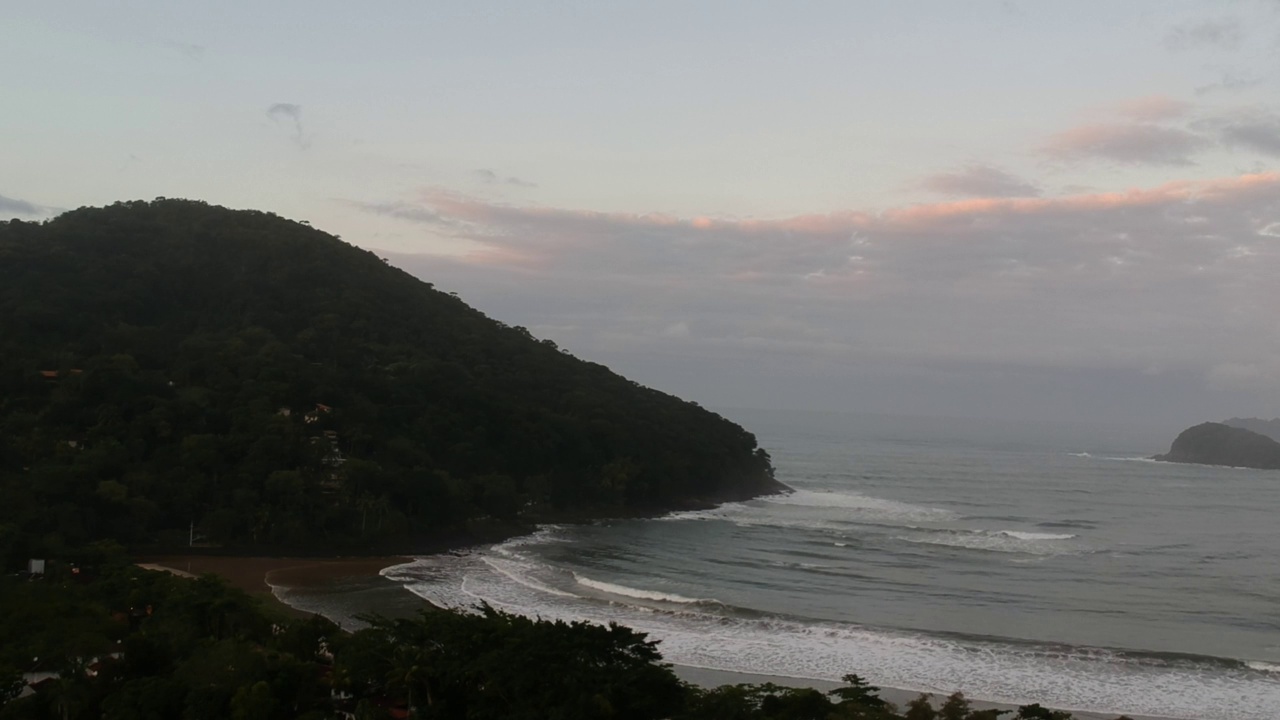 Barra do Sahy海滩的看法，北海岸的圣保罗，巴西视频下载