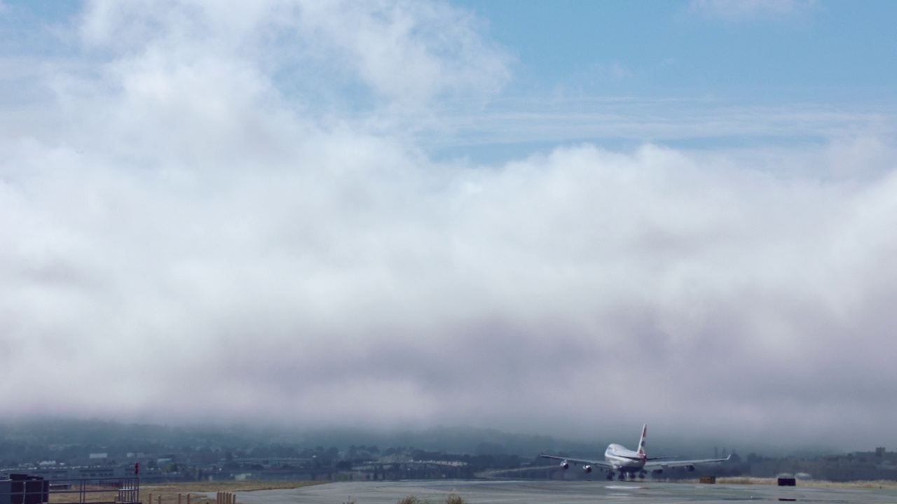 英国航空公司波音747在旧金山起飞视频素材