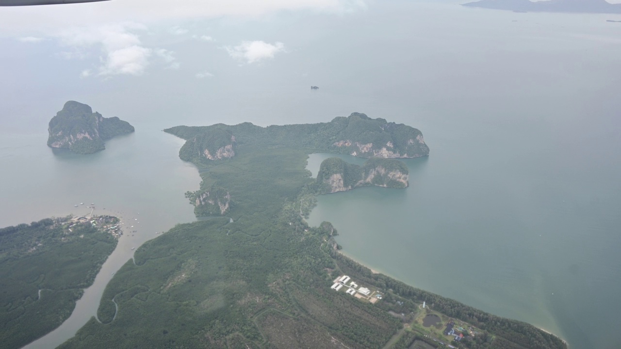 泰国trang省的Pakmeng, jaomai,hadyao海滩海滩上空飞行的飞机，视频素材