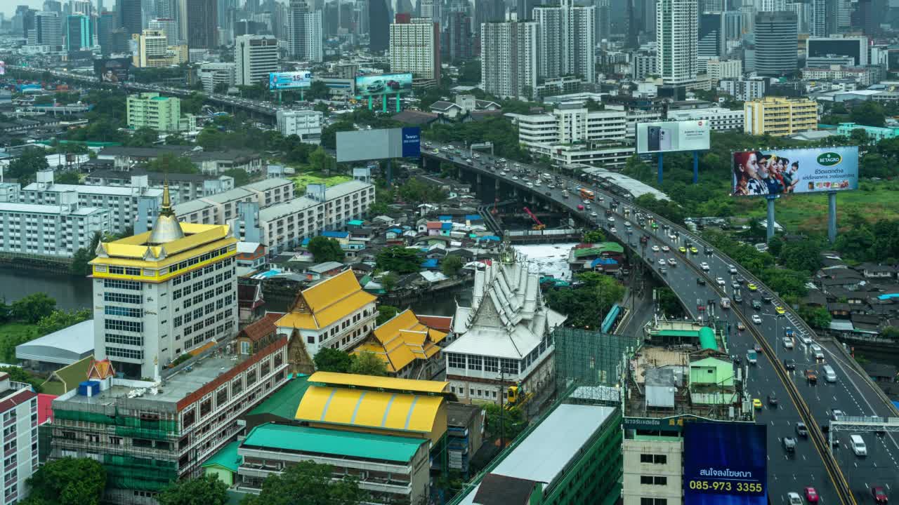 高峰时段高速公路与曼谷城市景观的时间流逝视频素材